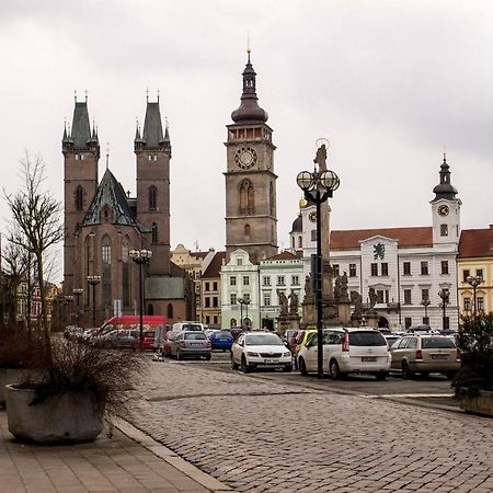 Apartman V Centru Na Velkem Namesti Hradec Králové Exteriér fotografie