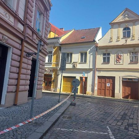 Apartman V Centru Na Velkem Namesti Hradec Králové Exteriér fotografie